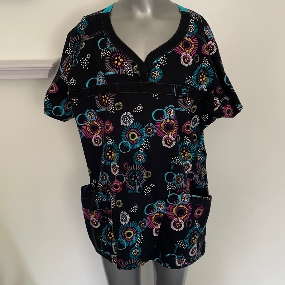 Scrub Uniform Top - Picture 2 of 11
